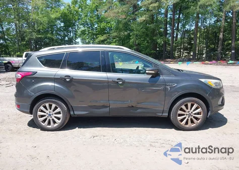 2017 Ford Escape Titanium z USA, uszkodzony, nr VIN 1FMCU9JD5HUD71601